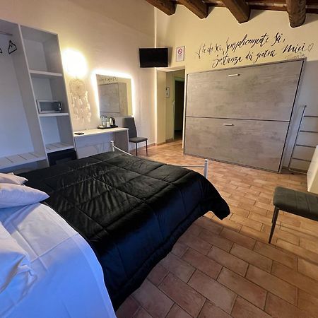 Locanda Del Tavolo Matto Потенца-Пичена Экстерьер фото