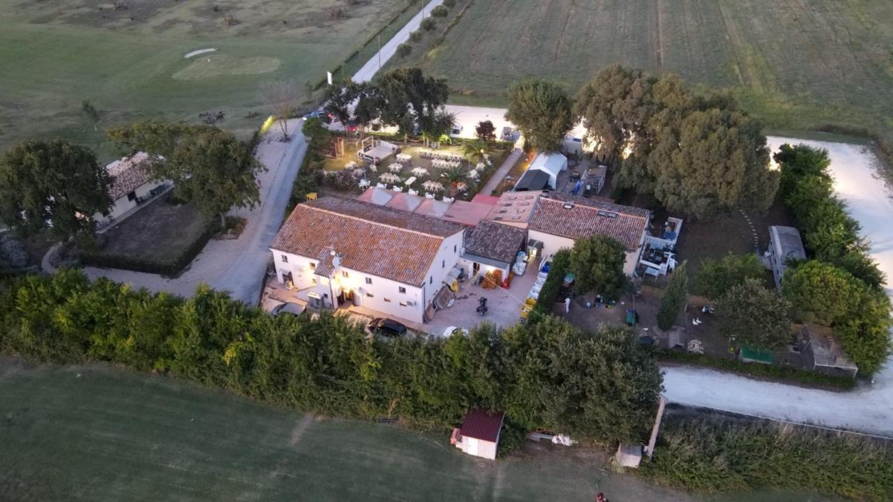 Locanda Del Tavolo Matto Потенца-Пичена Экстерьер фото