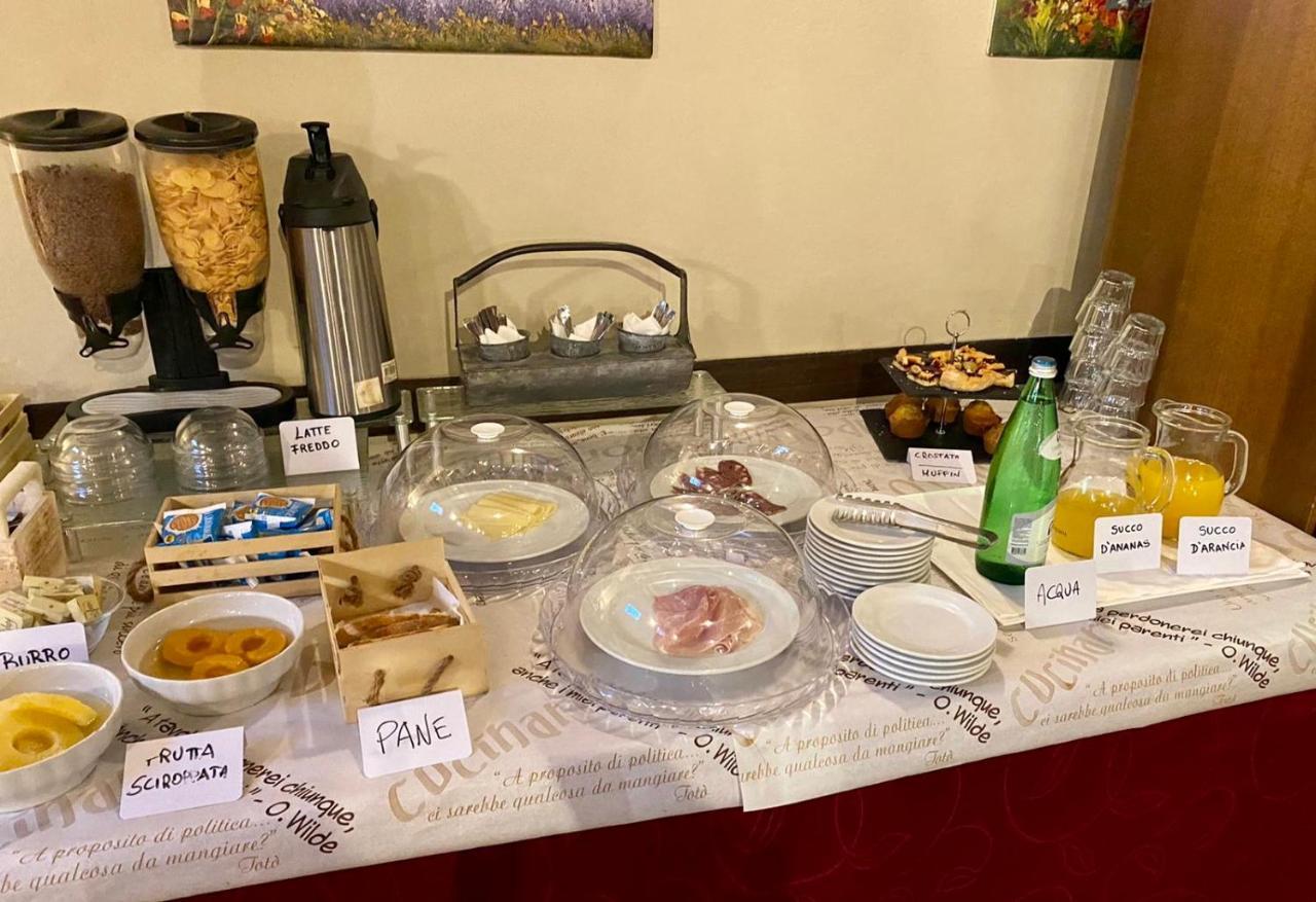 Locanda Del Tavolo Matto Потенца-Пичена Экстерьер фото